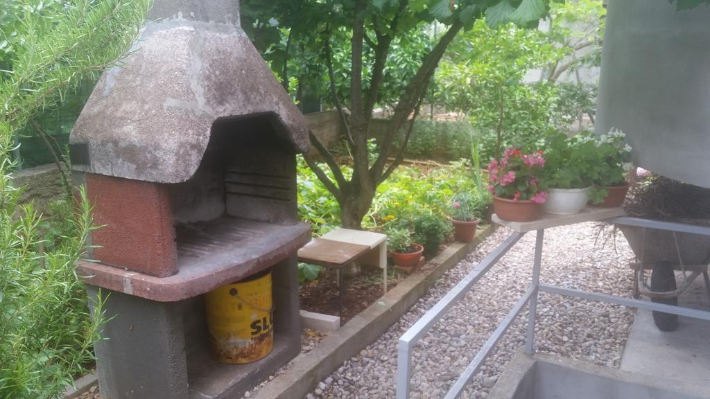 Apartment B&K Raslina 외부 사진