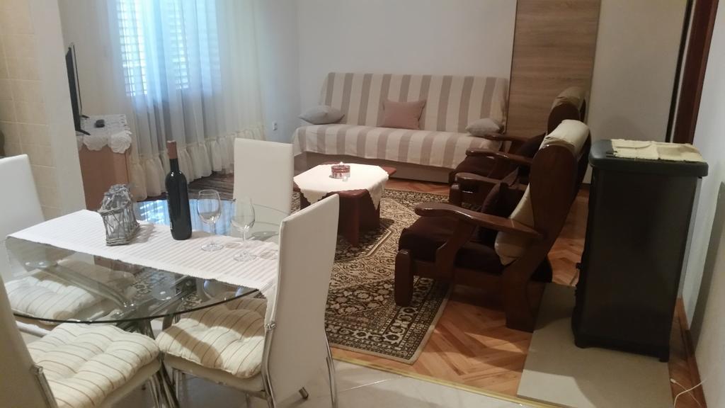 Apartment B&K Raslina 외부 사진