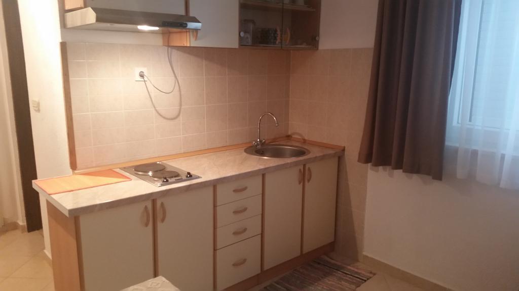 Apartment B&K Raslina 외부 사진