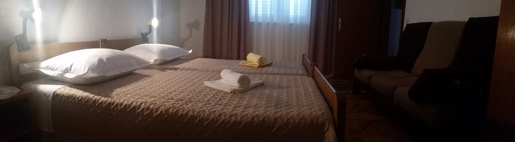 Apartment B&K Raslina 외부 사진